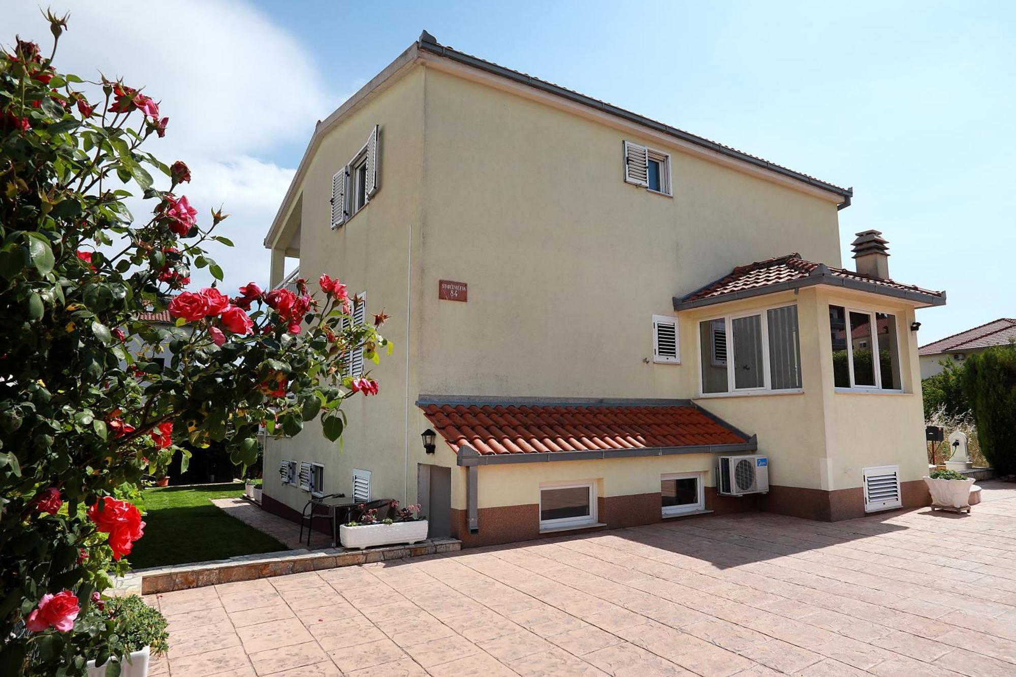 Nevistic Apartmani Трогир Экстерьер фото